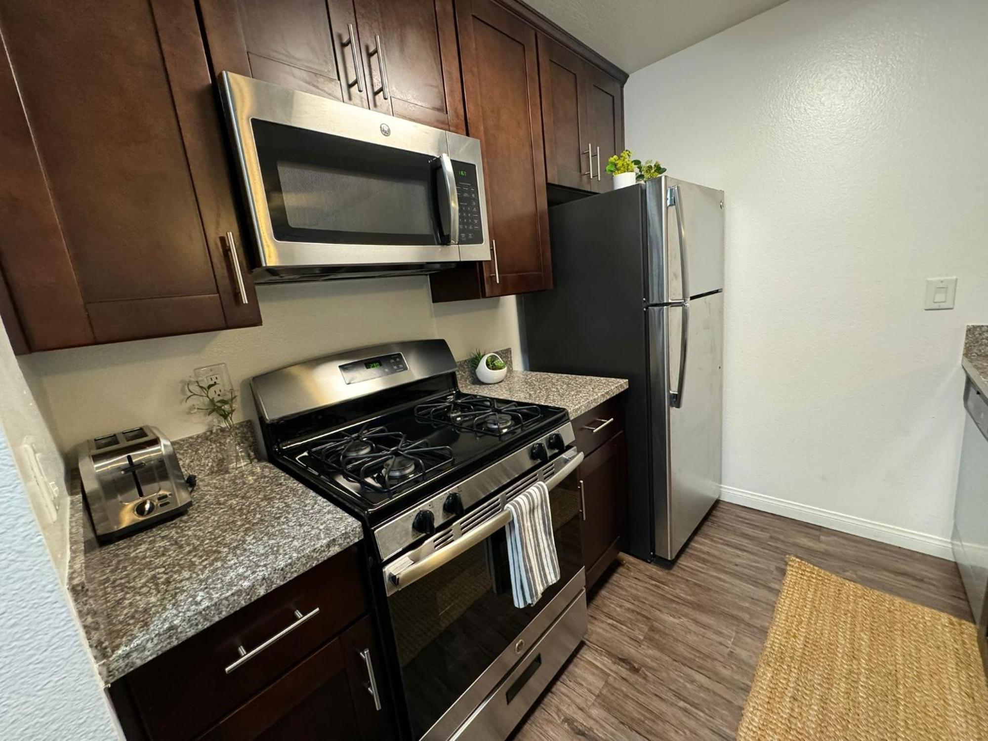 לוס אנג'לס Incredible Two Bedroom Hollywood Apartments Free Parking מראה חיצוני תמונה
