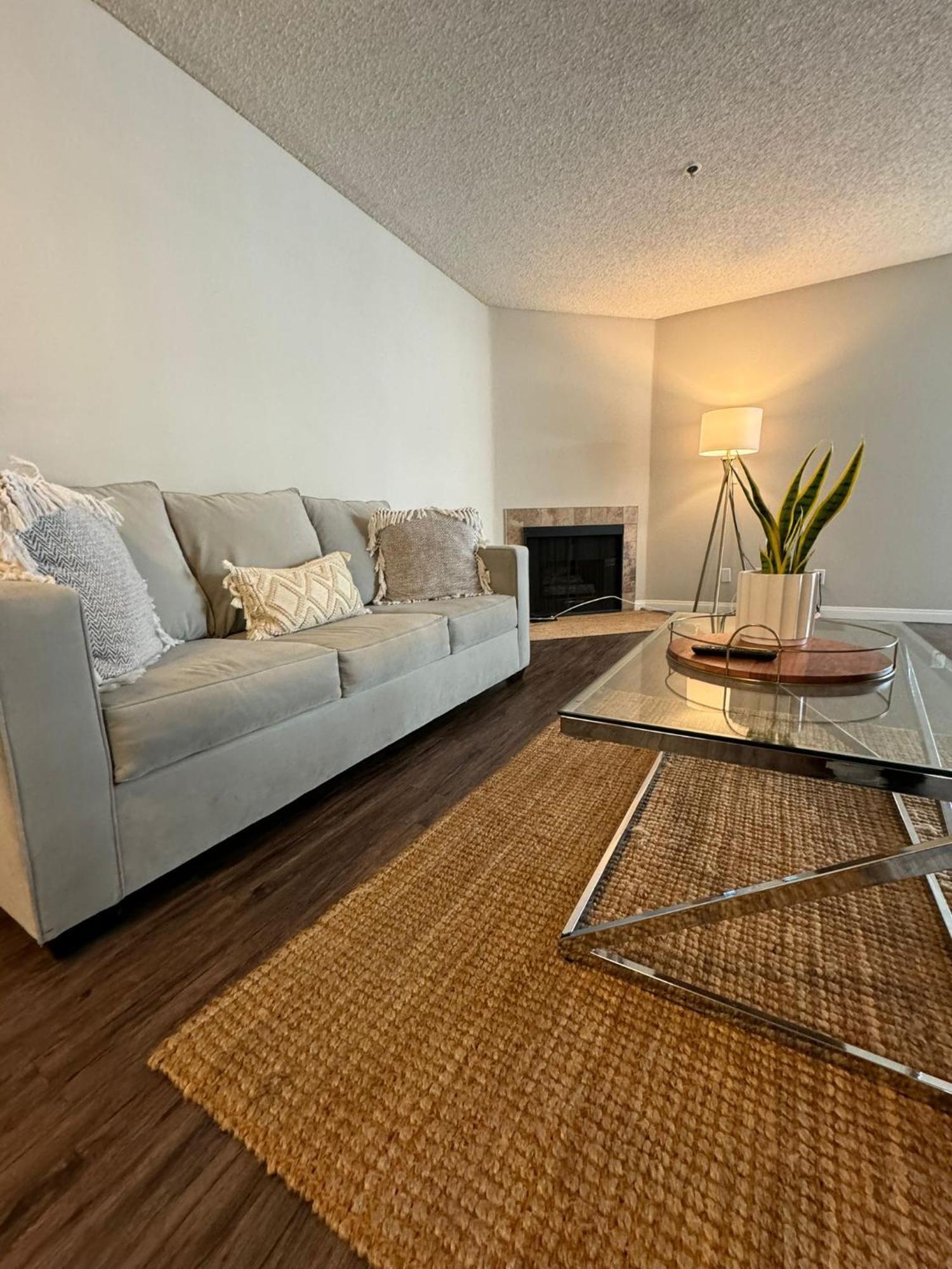 לוס אנג'לס Incredible Two Bedroom Hollywood Apartments Free Parking מראה חיצוני תמונה