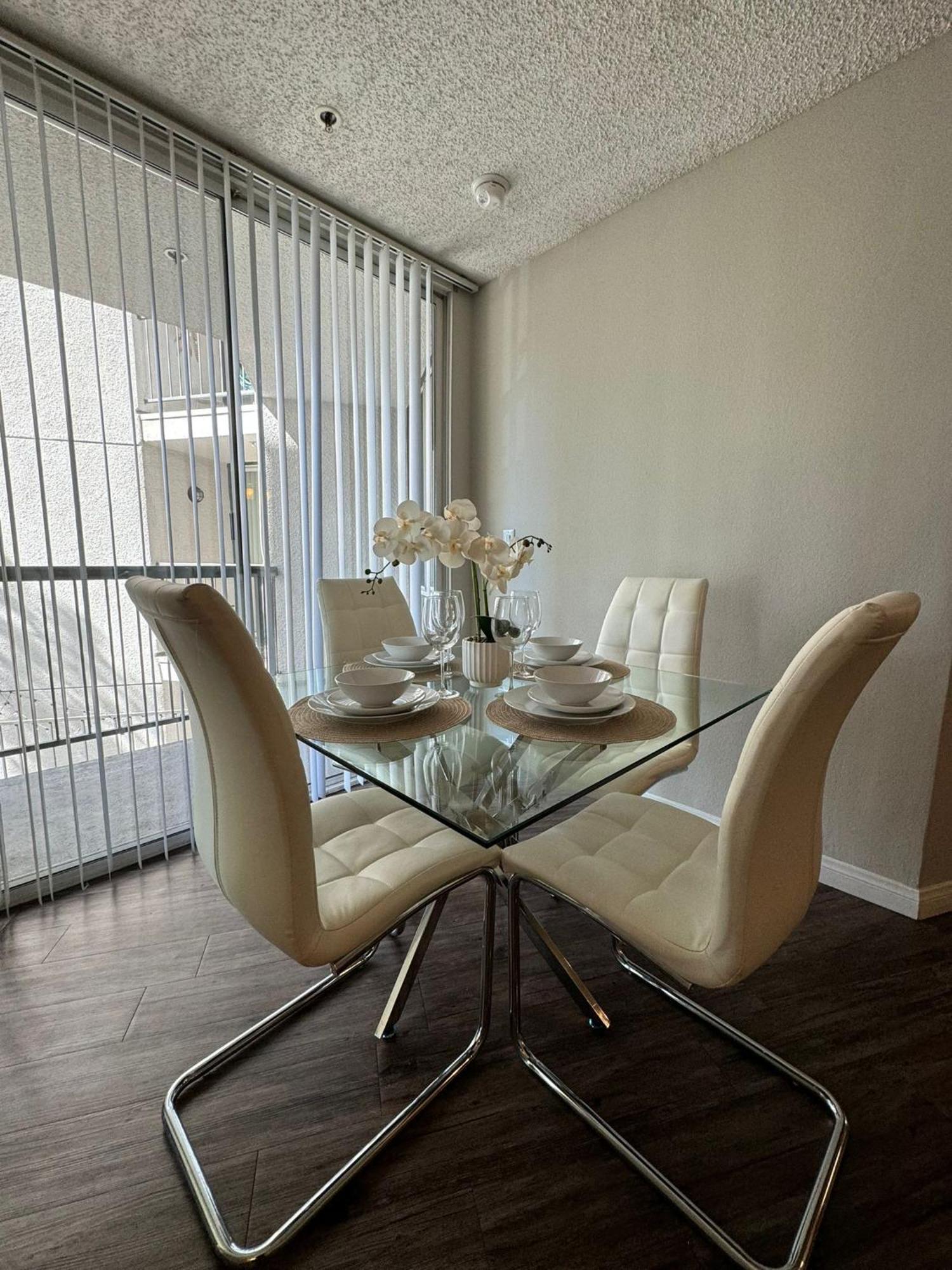 לוס אנג'לס Incredible Two Bedroom Hollywood Apartments Free Parking מראה חיצוני תמונה