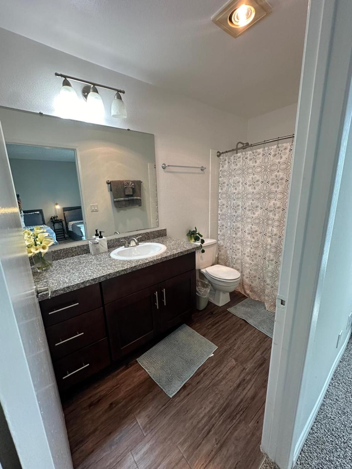 לוס אנג'לס Incredible Two Bedroom Hollywood Apartments Free Parking מראה חיצוני תמונה