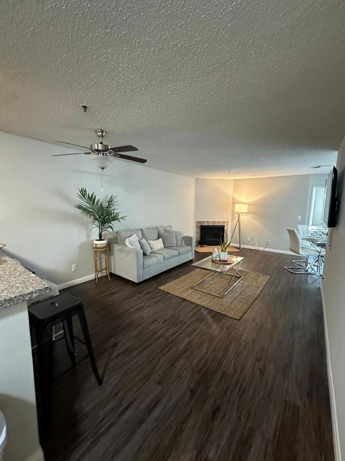 לוס אנג'לס Incredible Two Bedroom Hollywood Apartments Free Parking מראה חיצוני תמונה
