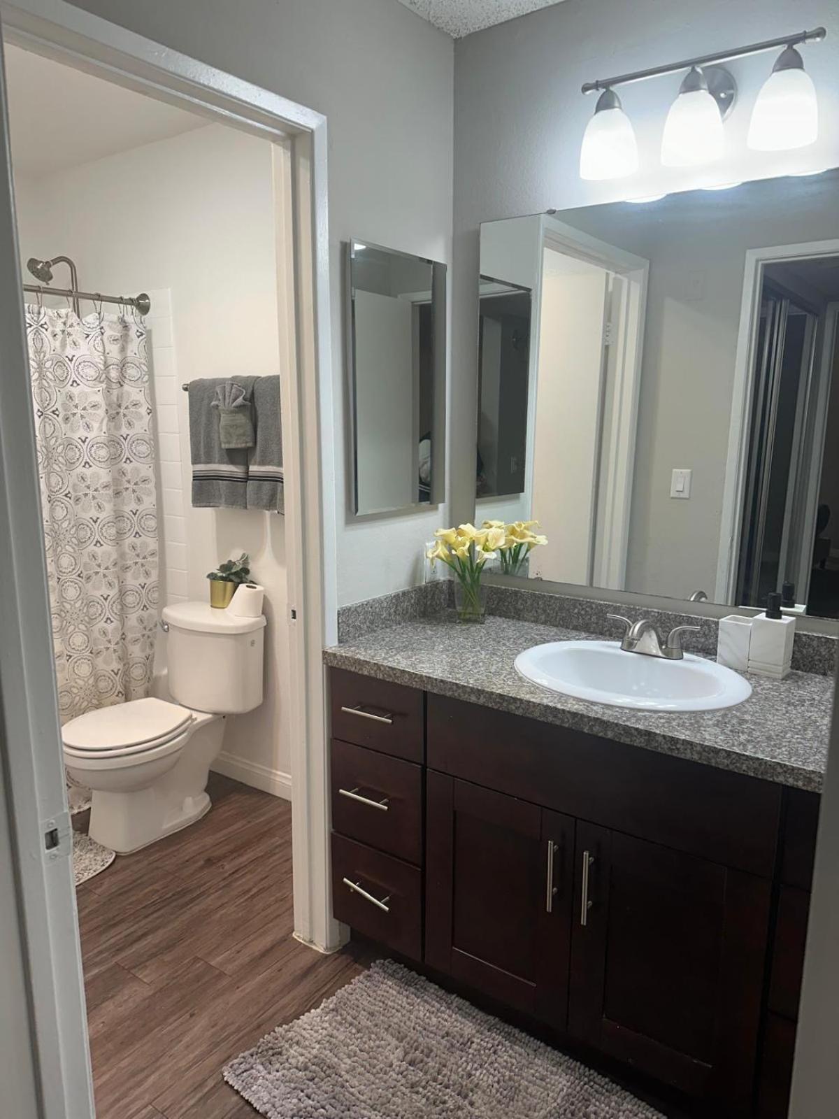 לוס אנג'לס Incredible Two Bedroom Hollywood Apartments Free Parking מראה חיצוני תמונה