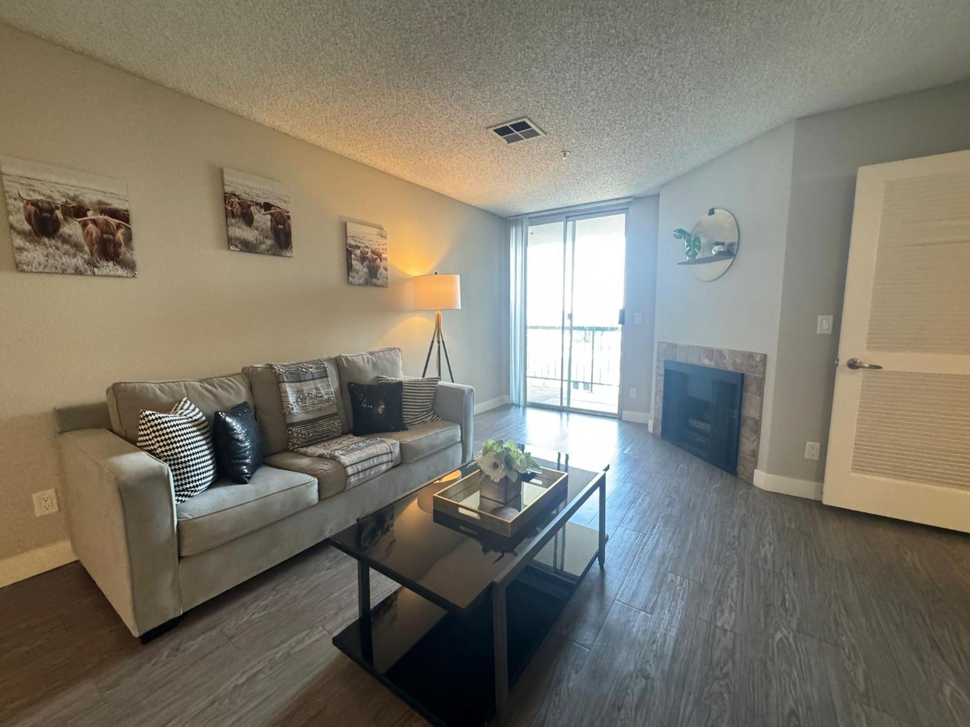 לוס אנג'לס Incredible Two Bedroom Hollywood Apartments Free Parking מראה חיצוני תמונה