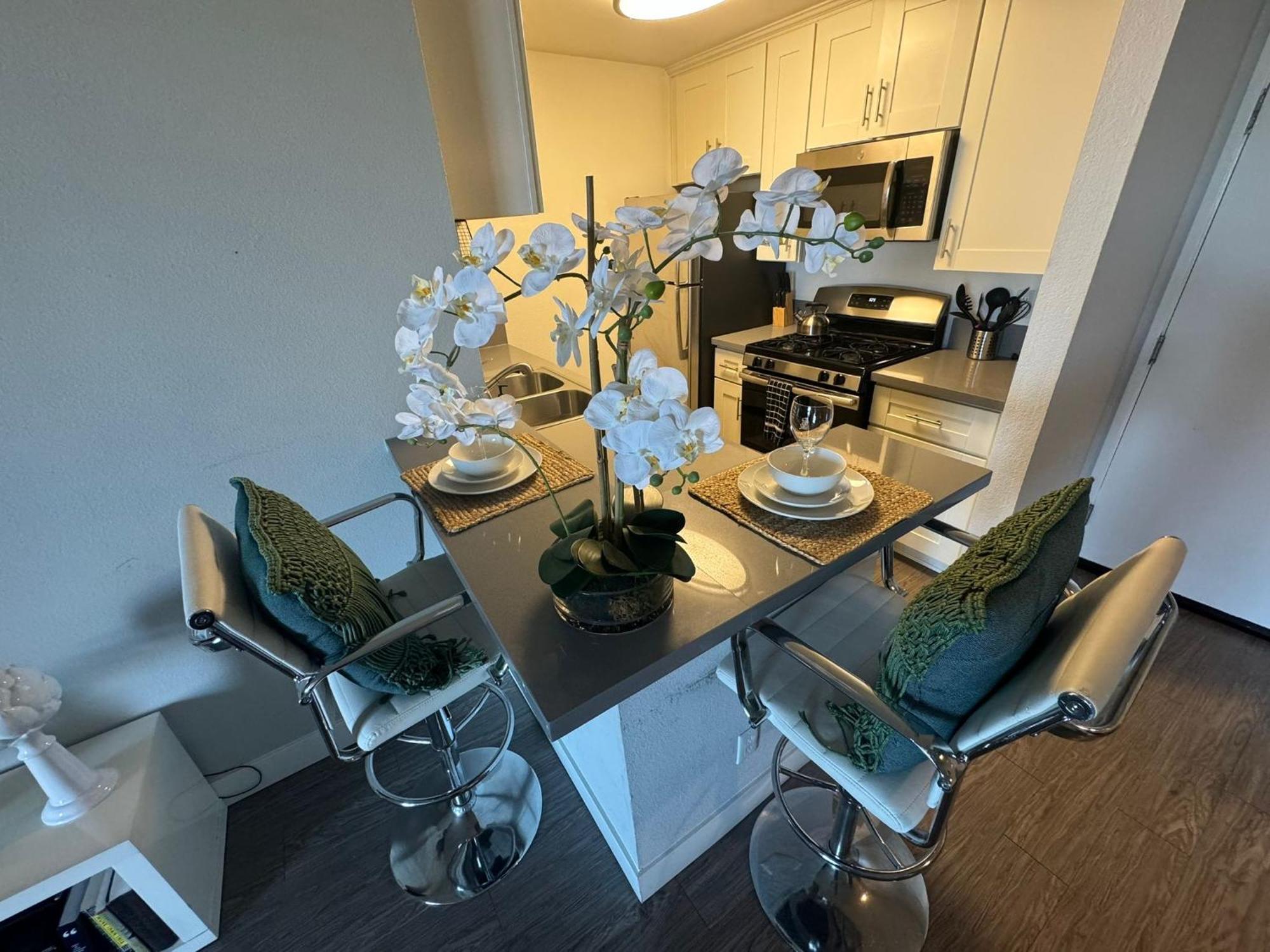 לוס אנג'לס Incredible Two Bedroom Hollywood Apartments Free Parking מראה חיצוני תמונה