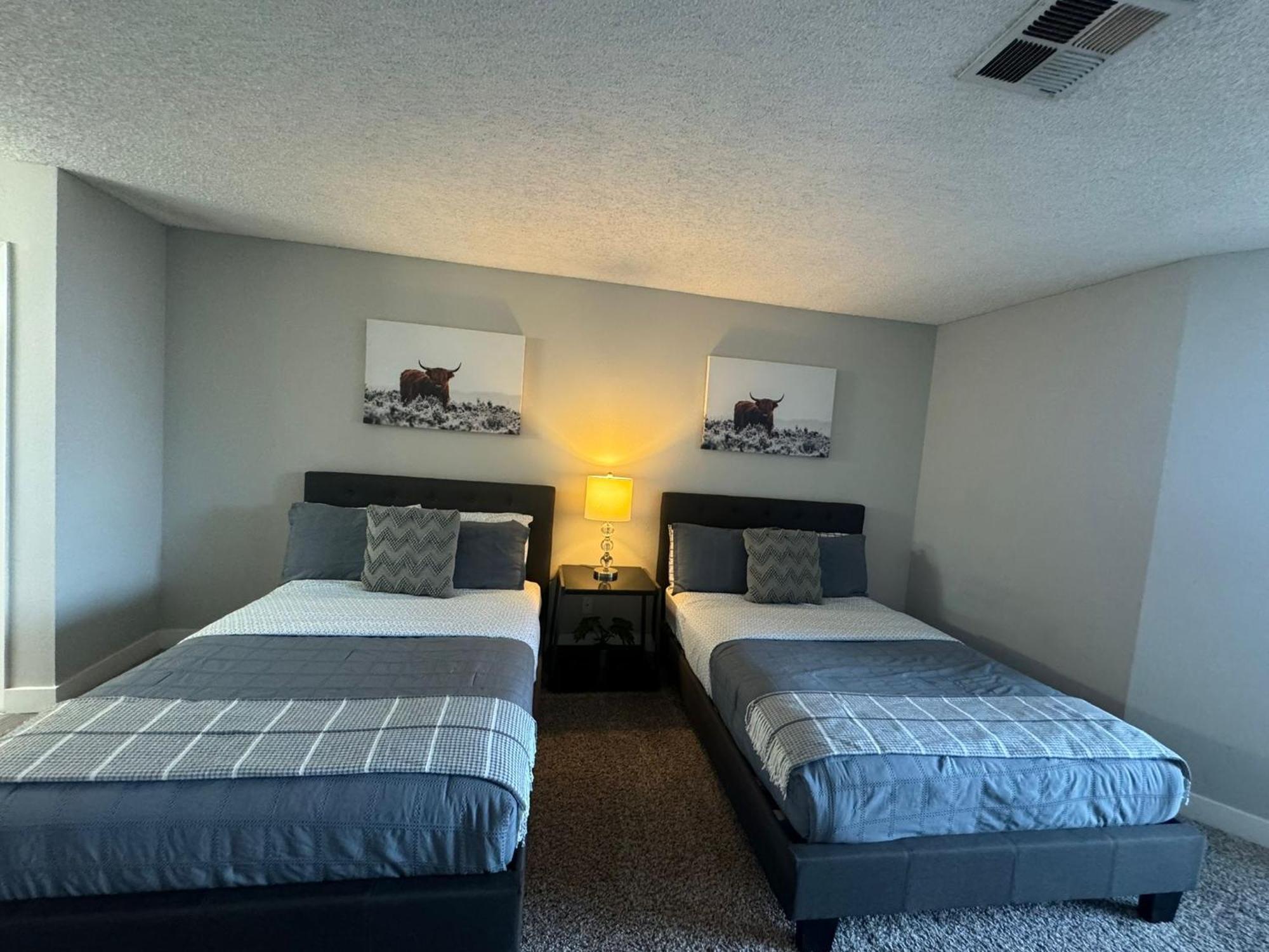 לוס אנג'לס Incredible Two Bedroom Hollywood Apartments Free Parking מראה חיצוני תמונה